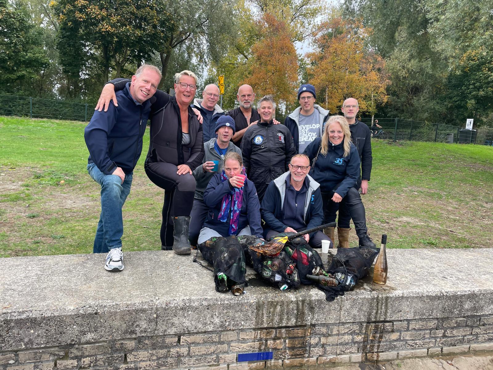 Clean-up duik Nieuwe Meer Clean-up duik Nieuwe Meer